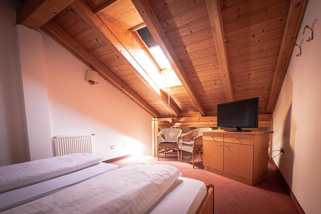 Hotel Gissbach Brunico Exterior photo